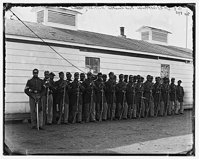 Click image for larger version

Name:	4th USCT.jpg
Views:	176
Size:	71.1 KB
ID:	214581