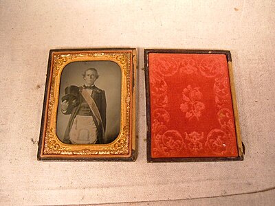 Click image for larger version

Name:	eBay tin type c1860 1a.jpg
Views:	157
Size:	86.3 KB
ID:	216292