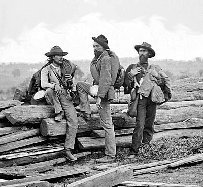 Click image for larger version

Name:	confederate-prisoners.jpg
Views:	243
Size:	181.6 KB
ID:	216338