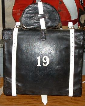 Click image for larger version

Name:	19th_knapsack_front.jpg
Views:	257
Size:	19.2 KB
ID:	216445