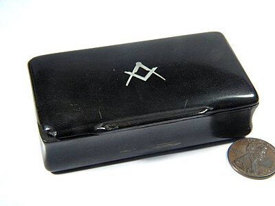 Click image for larger version

Name:	eBay Snuff Box c1880 1a.jpg
Views:	122
Size:	19.8 KB
ID:	216466