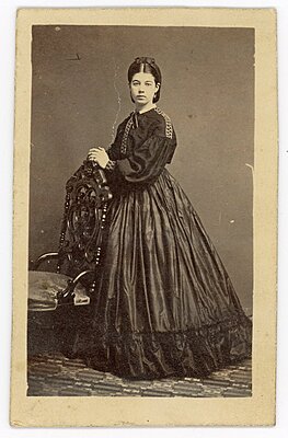 Click image for larger version

Name:	Image New York Lady CDV.jpg
Views:	62
Size:	189.7 KB
ID:	222254