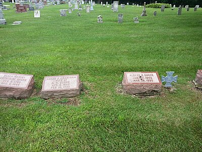 Click image for larger version

Name:	Three Gravestones-Indianola Iowa.jpg
Views:	84
Size:	1.13 MB
ID:	224411