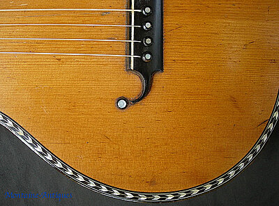 Click image for larger version

Name:	Lacote guitar 1840 l.jpg
Views:	143
Size:	115.4 KB
ID:	227994