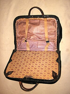 Click image for larger version

Name:	WA Hill 7NHV Luggage 6.JPG
Views:	225
Size:	1.50 MB
ID:	230476