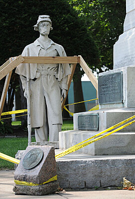 Click image for larger version

Name:	UnionStatue.jpg
Views:	48
Size:	87.9 KB
ID:	231908